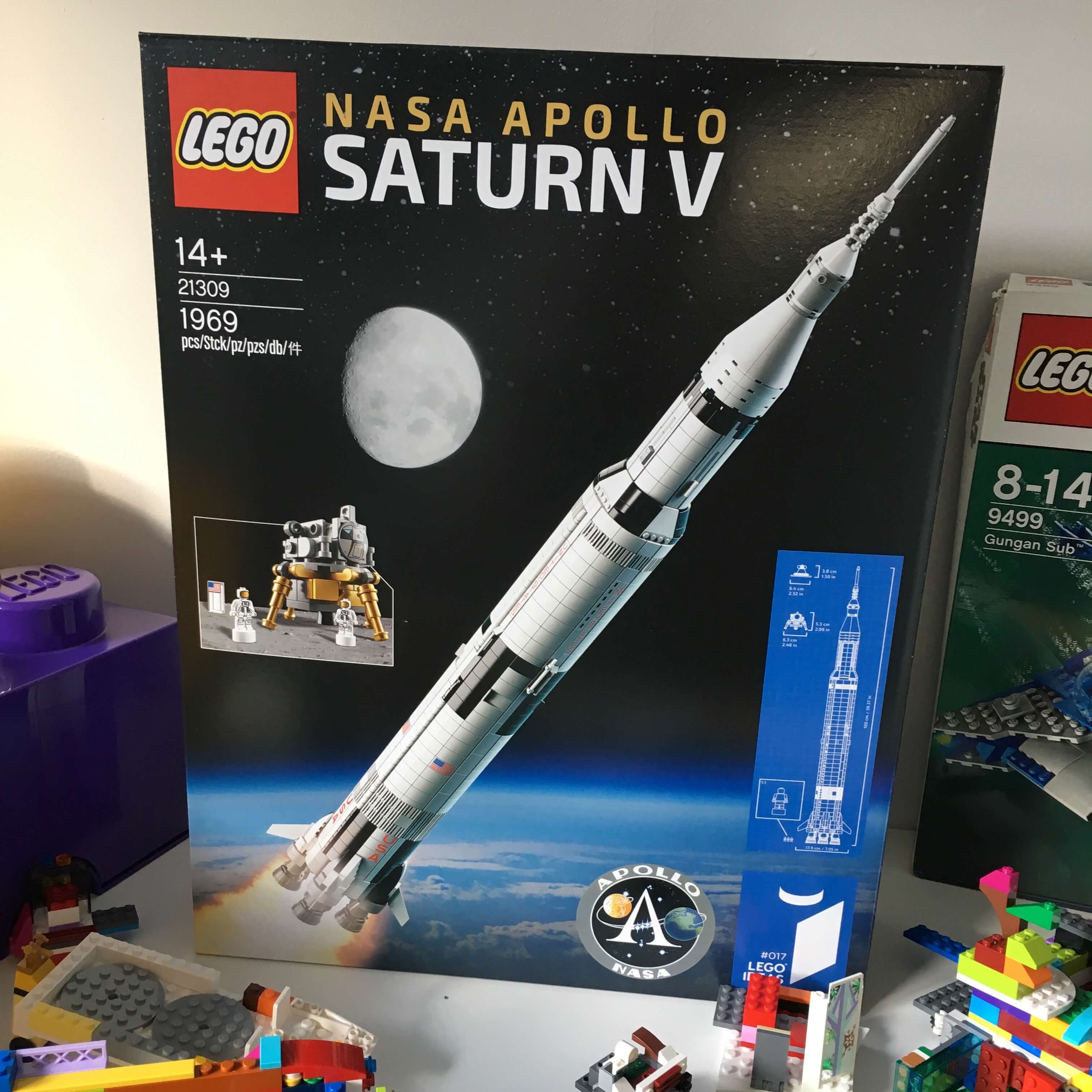 Lego Saturn V in Box