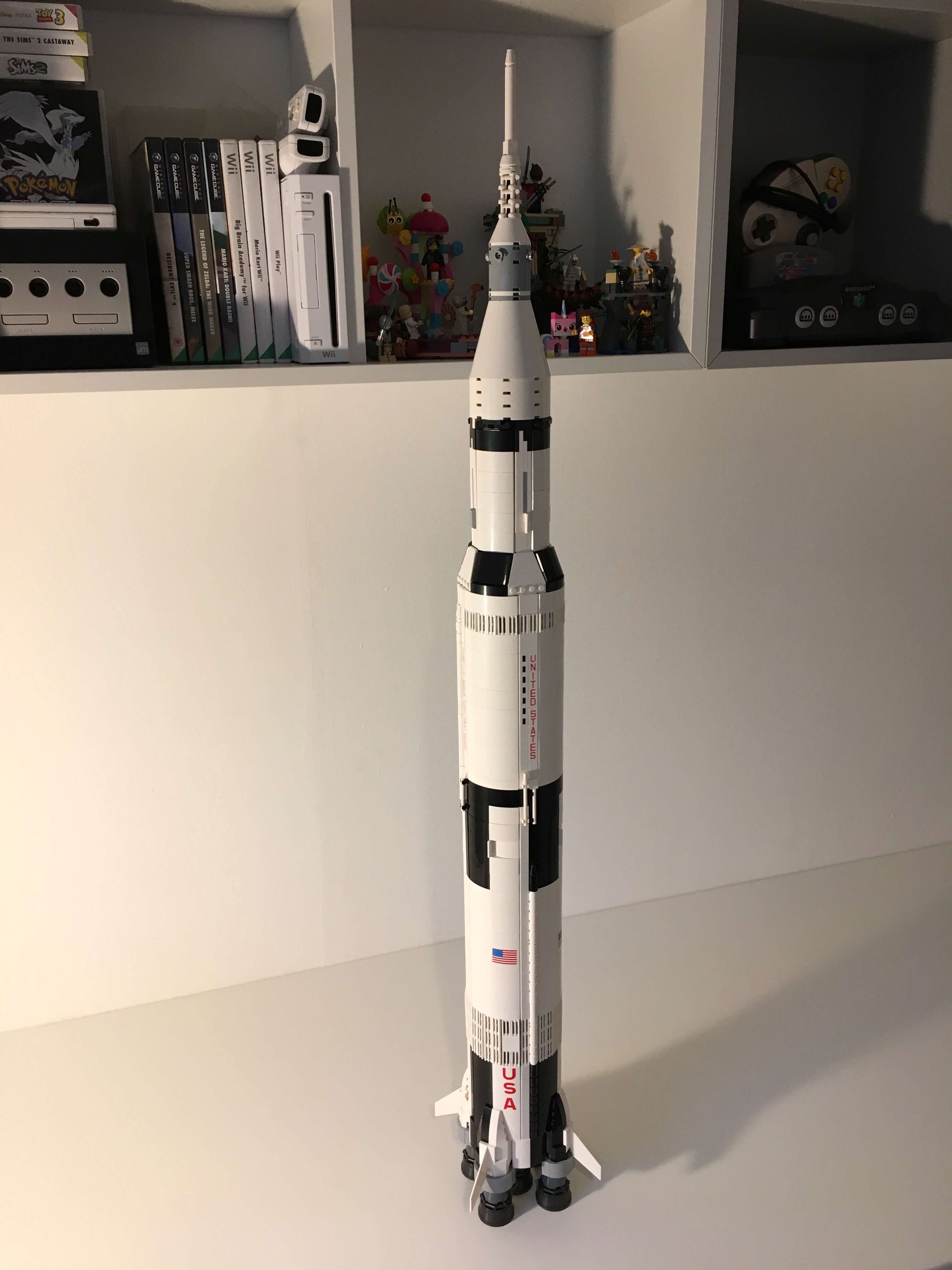 saturn v lego size